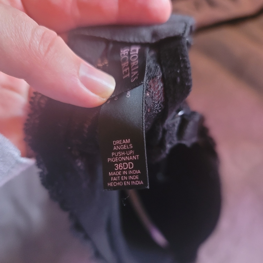 Victoria Secret underwire bra - Picture 4 of 4